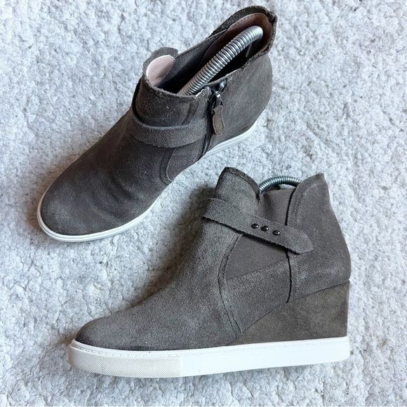 L Paolo Taupe-ish Sage Green Suede Rounded Toe Interior Zip Wedge Sneakers  7.5 - Picture 1 of 11